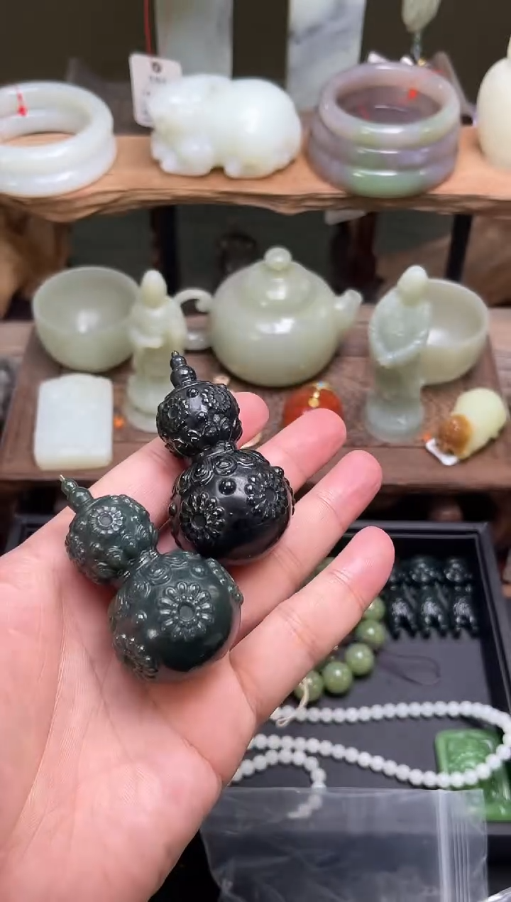 和田玉未镶嵌手把青海青玉 葫芦 多样性发一