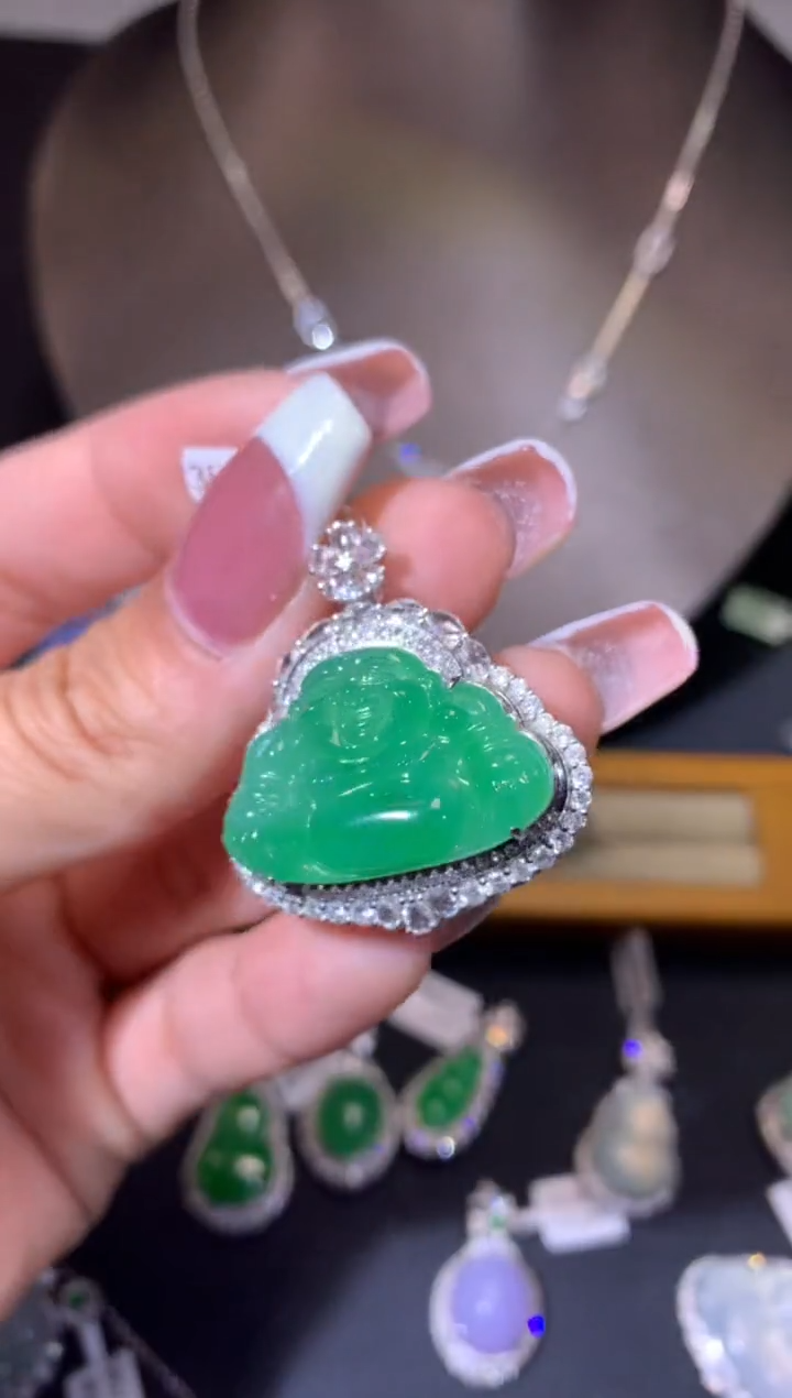 【闪购商品】翡翠吊坠(不含链)18K金镶嵌吊坠