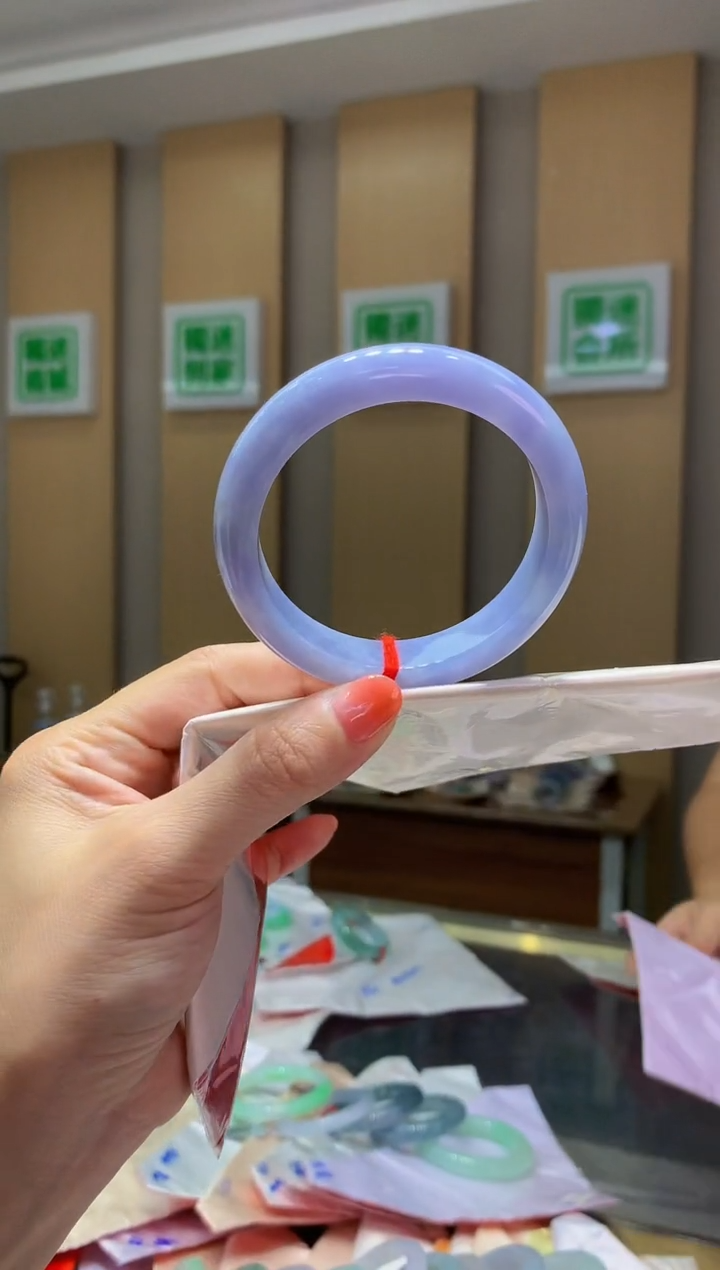 翡翠手镯未镶嵌- QQ15圈口56.9