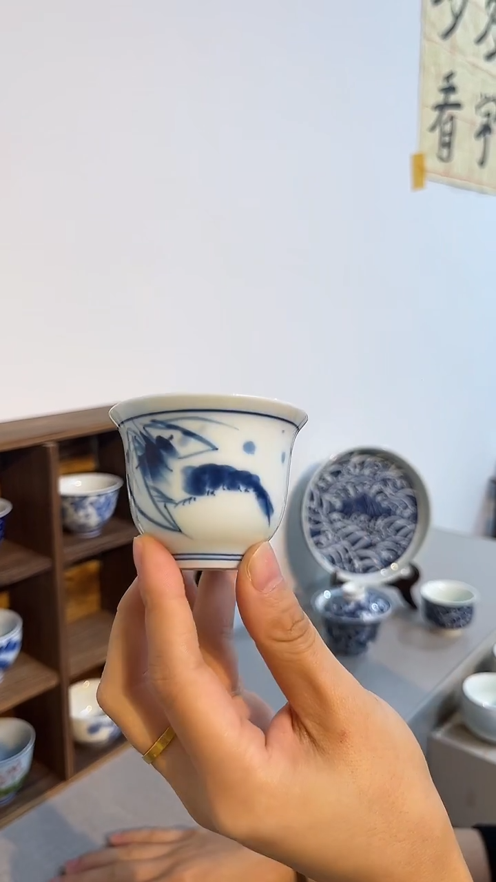 景德镇高温瓷虾品茗杯