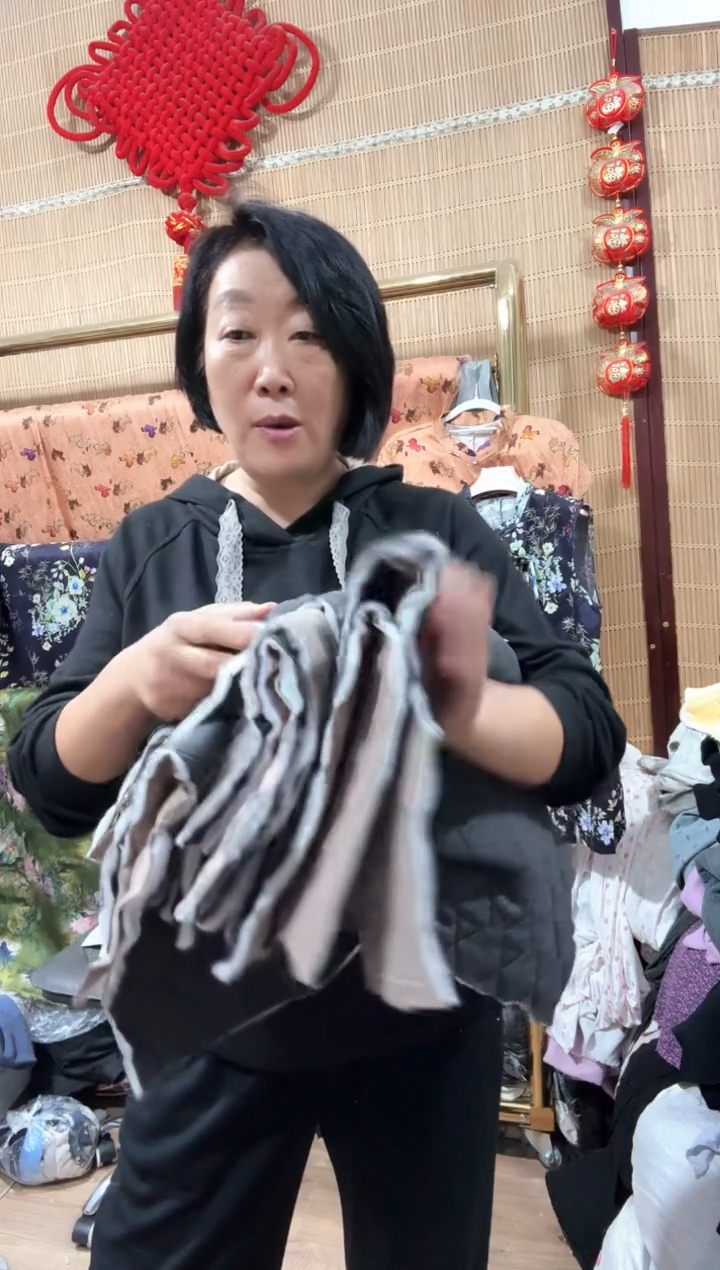 薄款男灰色中码棉裁片2条裁片+ 1残片