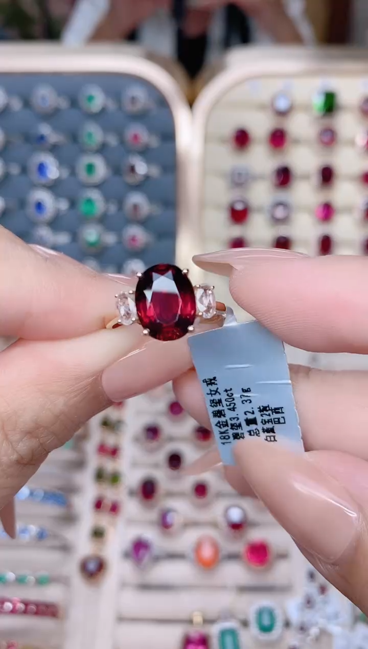 18K金镶嵌碧玺戒指碧玺2.45CT