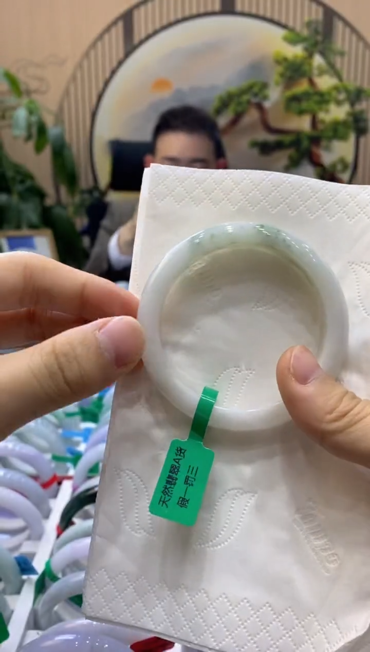 【闪购商品】翡翠手镯未镶嵌00007797