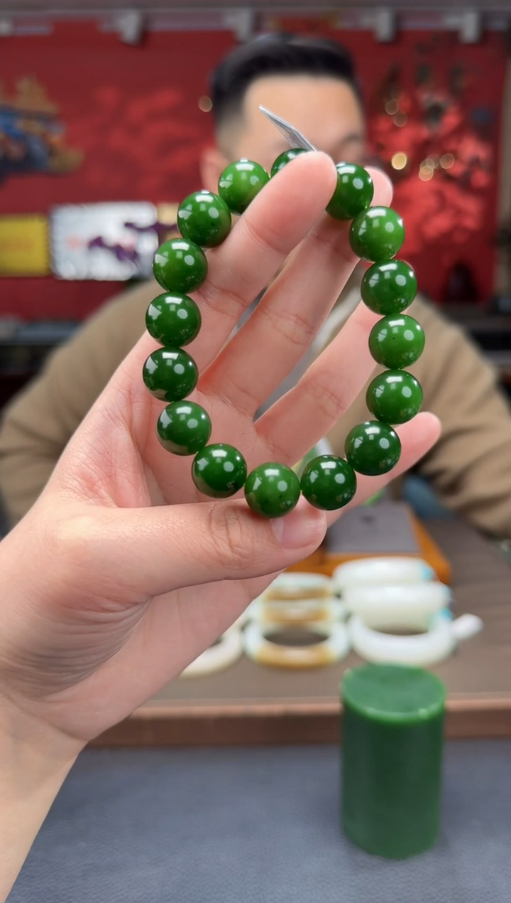 【闪购商品】和田玉手串未镶嵌碧玉菠菜绿单圈手串