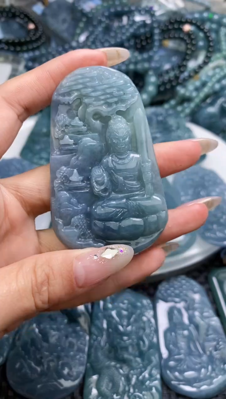 【闪购商品】翡翠颈饰未镶嵌          