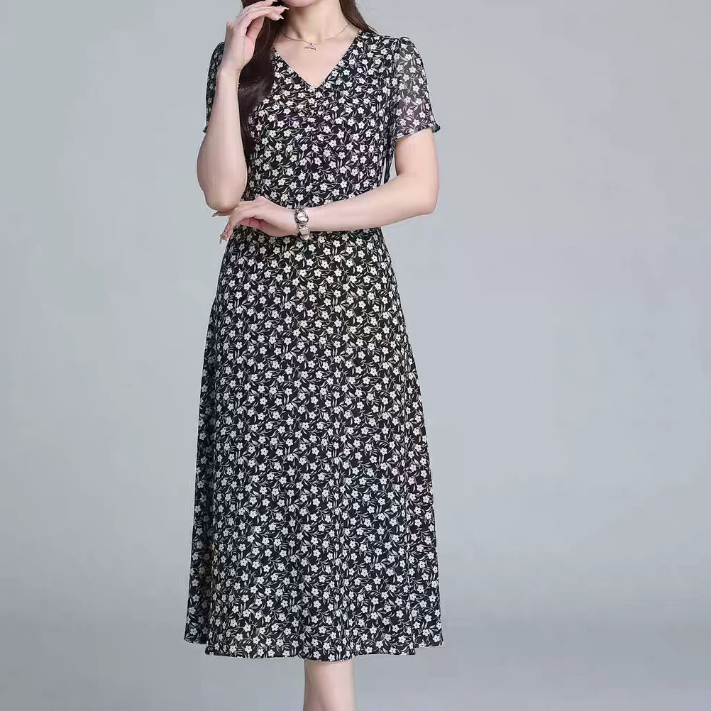 GLB102   设计感背后蕾丝收腰显瘦气质长裙