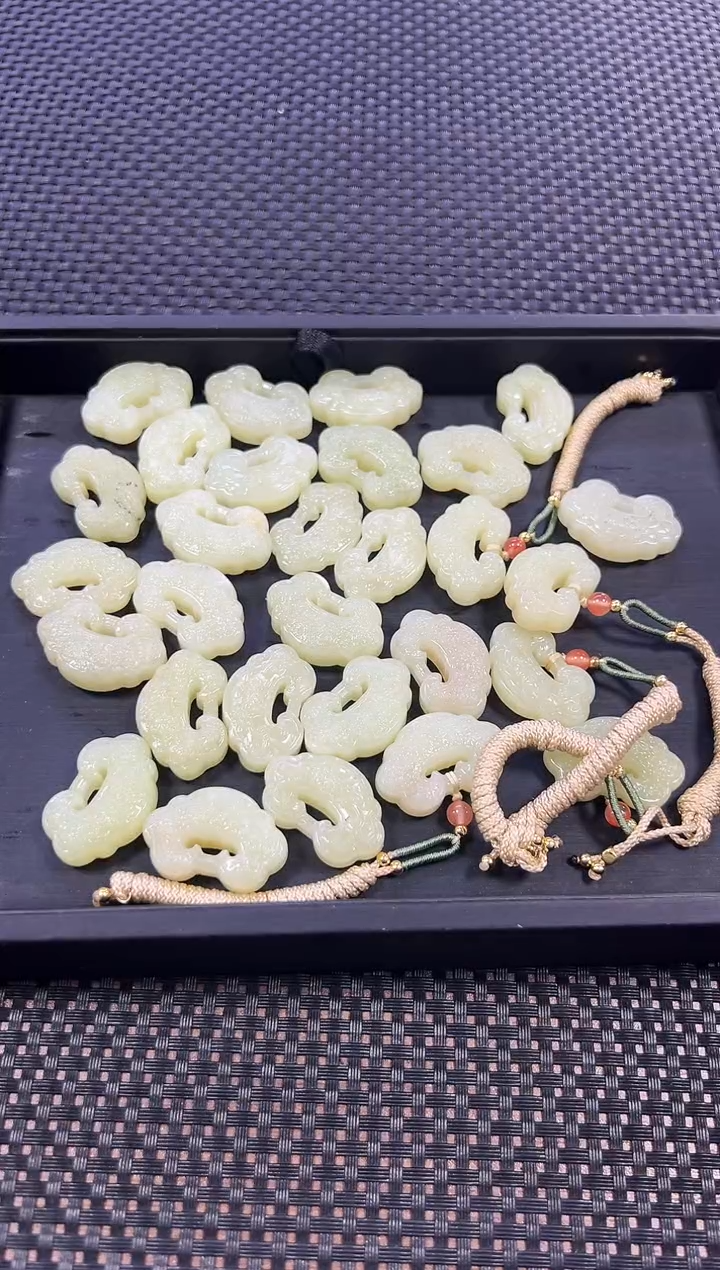 颈饰未镶嵌和田玉（多样性发一件）