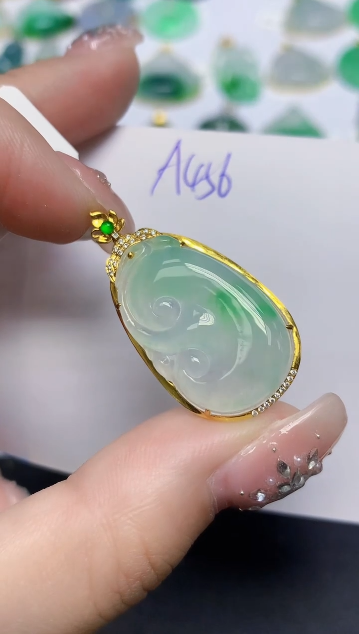 颈饰18K金镶嵌翡翠天然缅甸翡翠A货翡翠百元以上9元证书费自理