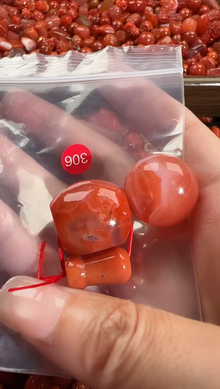 颈饰未镶嵌南红玛瑙1