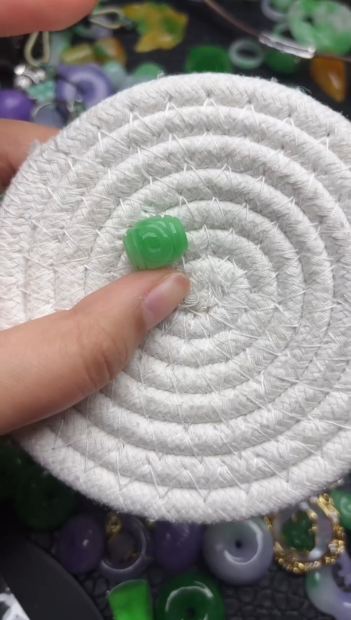 颈饰未镶嵌翡翠缅甸翡翠吊坠