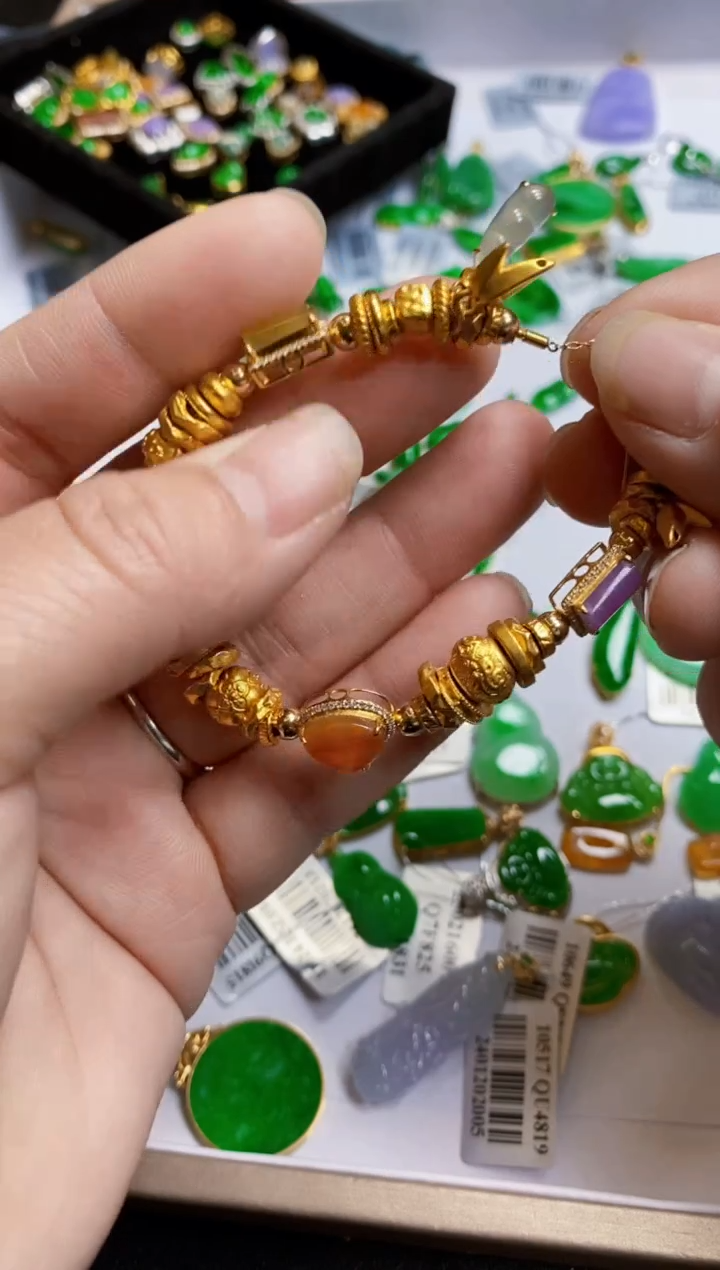 【闪购商品】翡翠颈饰18K金镶嵌手链