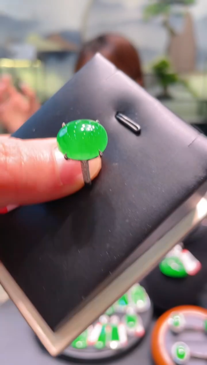 【闪购商品】翡翠颈饰18K金镶嵌A27戒指