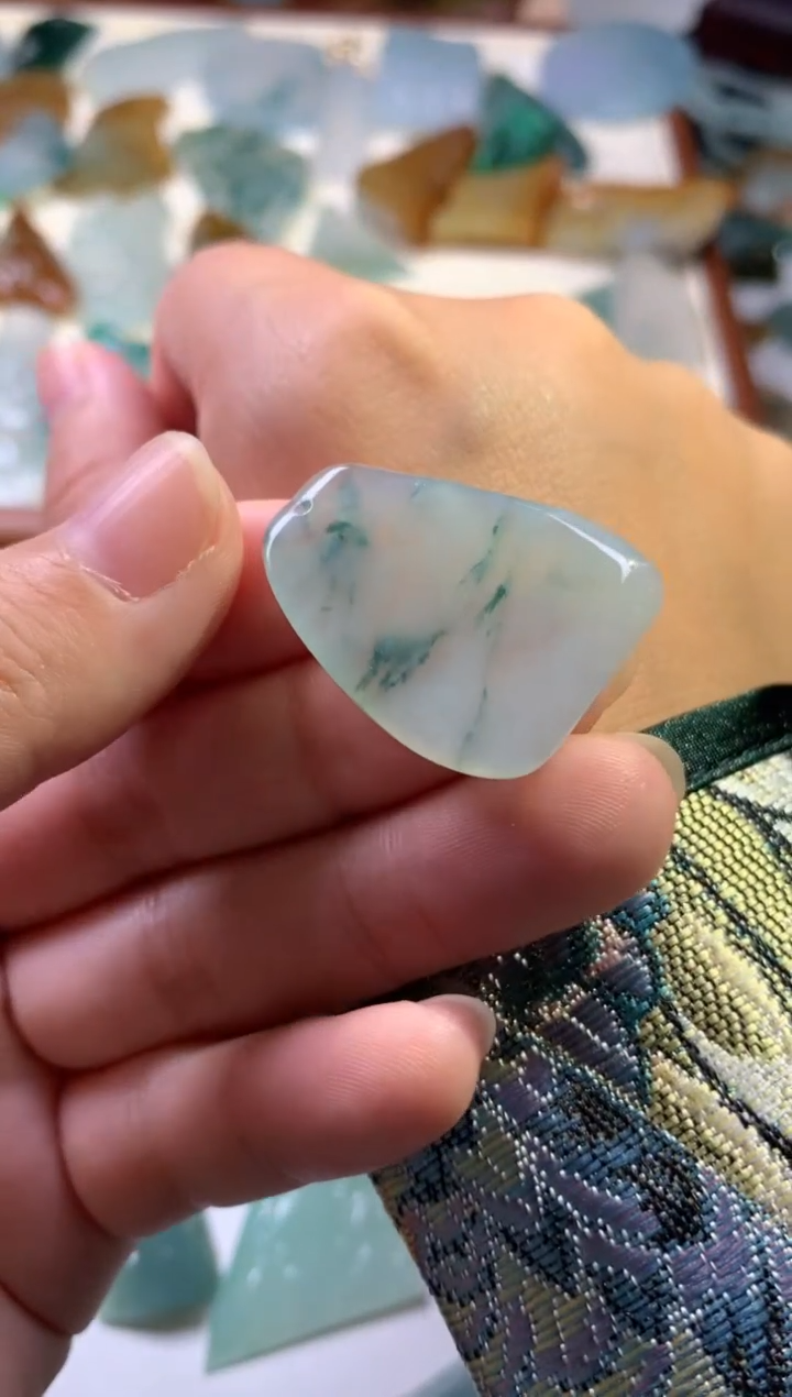 【闪购商品】翡翠颈饰未镶嵌吊坠