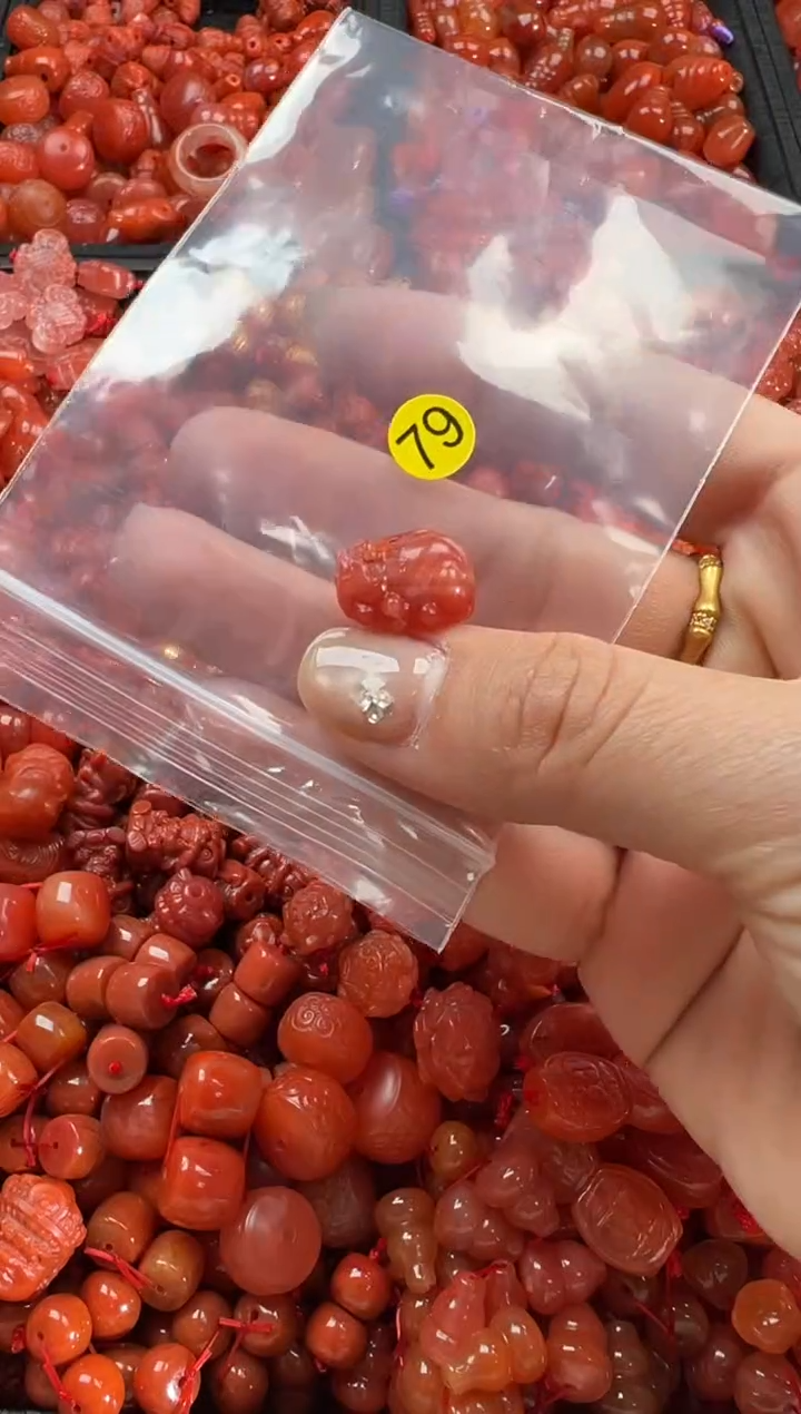【闪购商品】南红玛瑙颈饰未镶嵌1