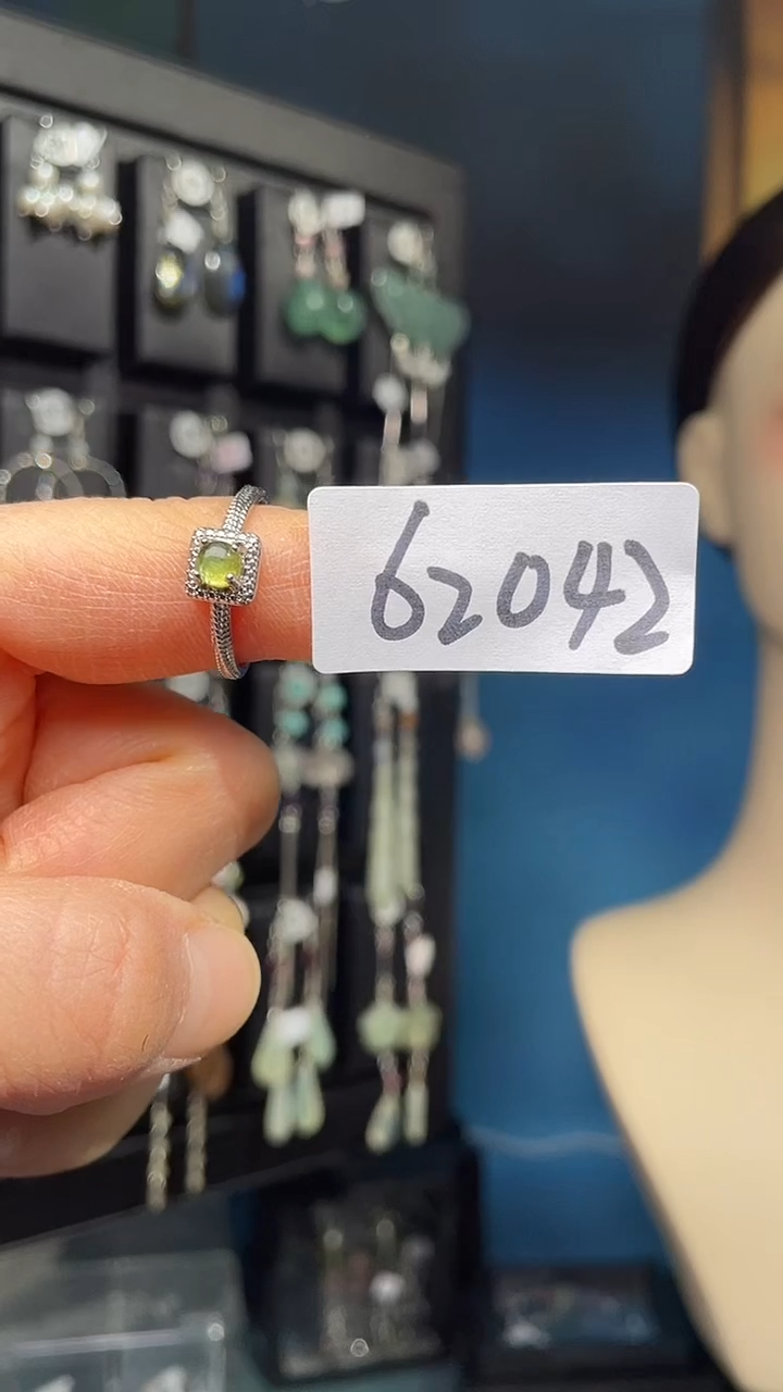 银S925镶嵌戒指橄榄石喜欢拍