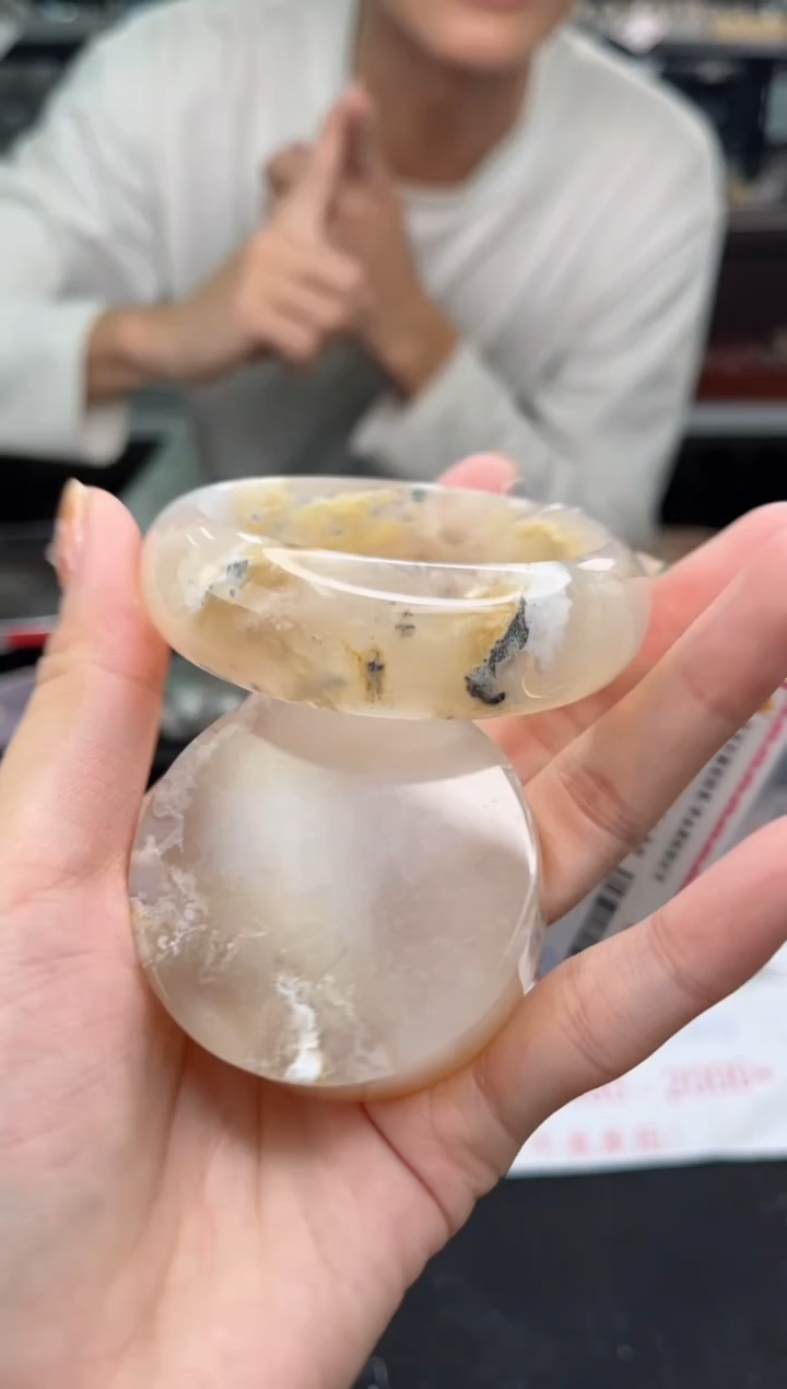 【闪购商品】石英质玉手镯未镶嵌54圈口（赠品镯心）1539017