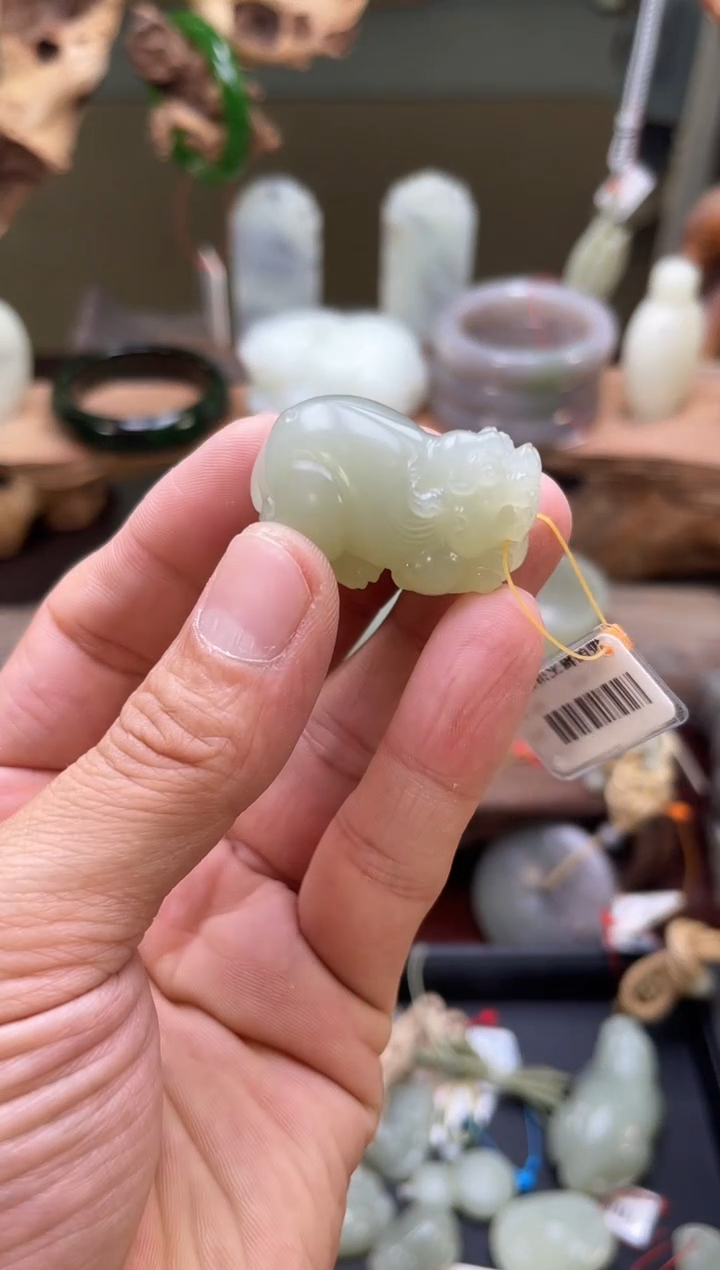 【闪购商品】和田玉手把未镶嵌且末迪克兰 貔貅90050