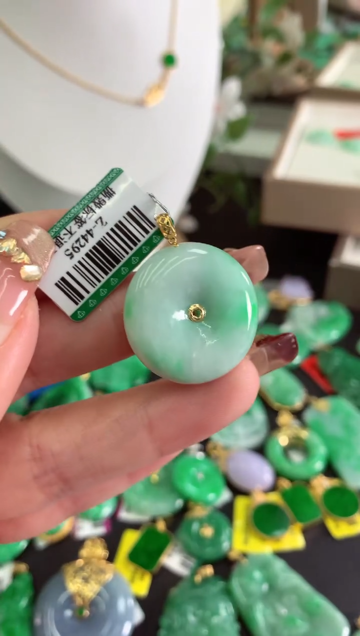 【闪购商品】翡翠吊坠(不含链)18K金镶嵌挂件