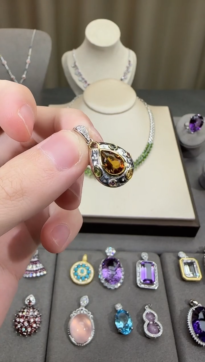 颈饰银S925镶嵌黄晶9*7mm吊坠水滴款