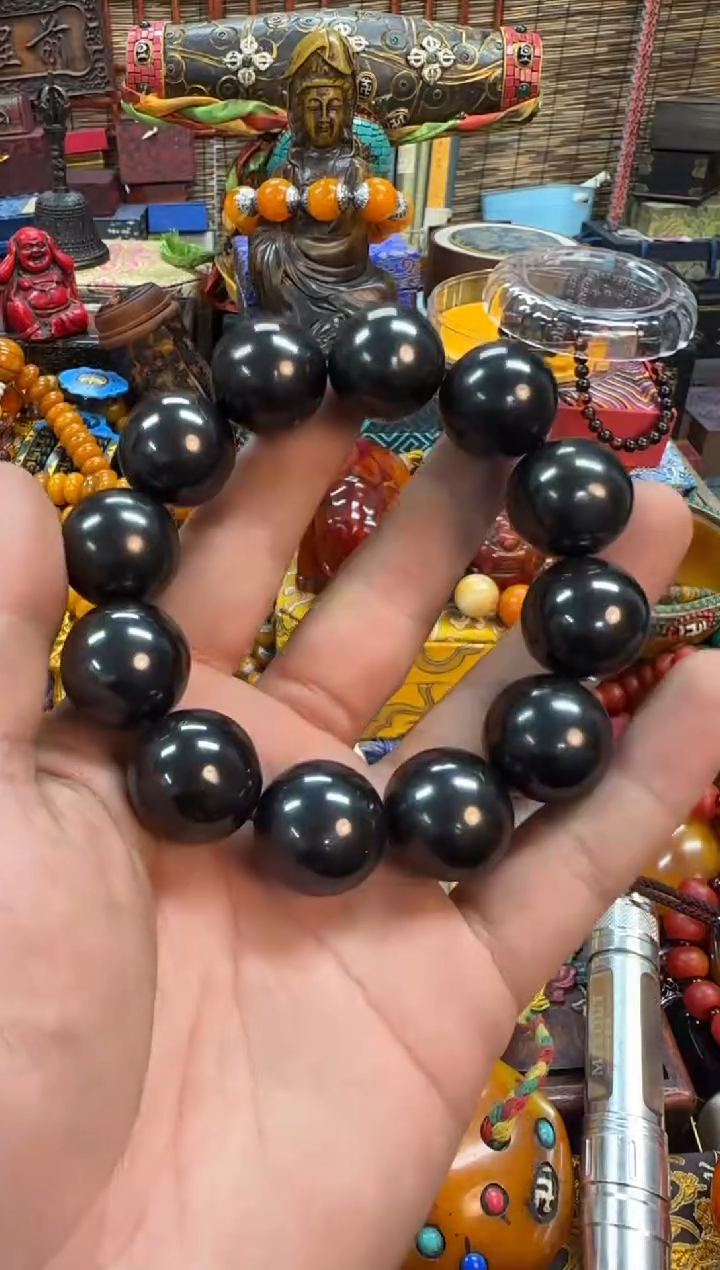 【闪购商品】琥珀裸石未镶嵌推荐好物如图所示