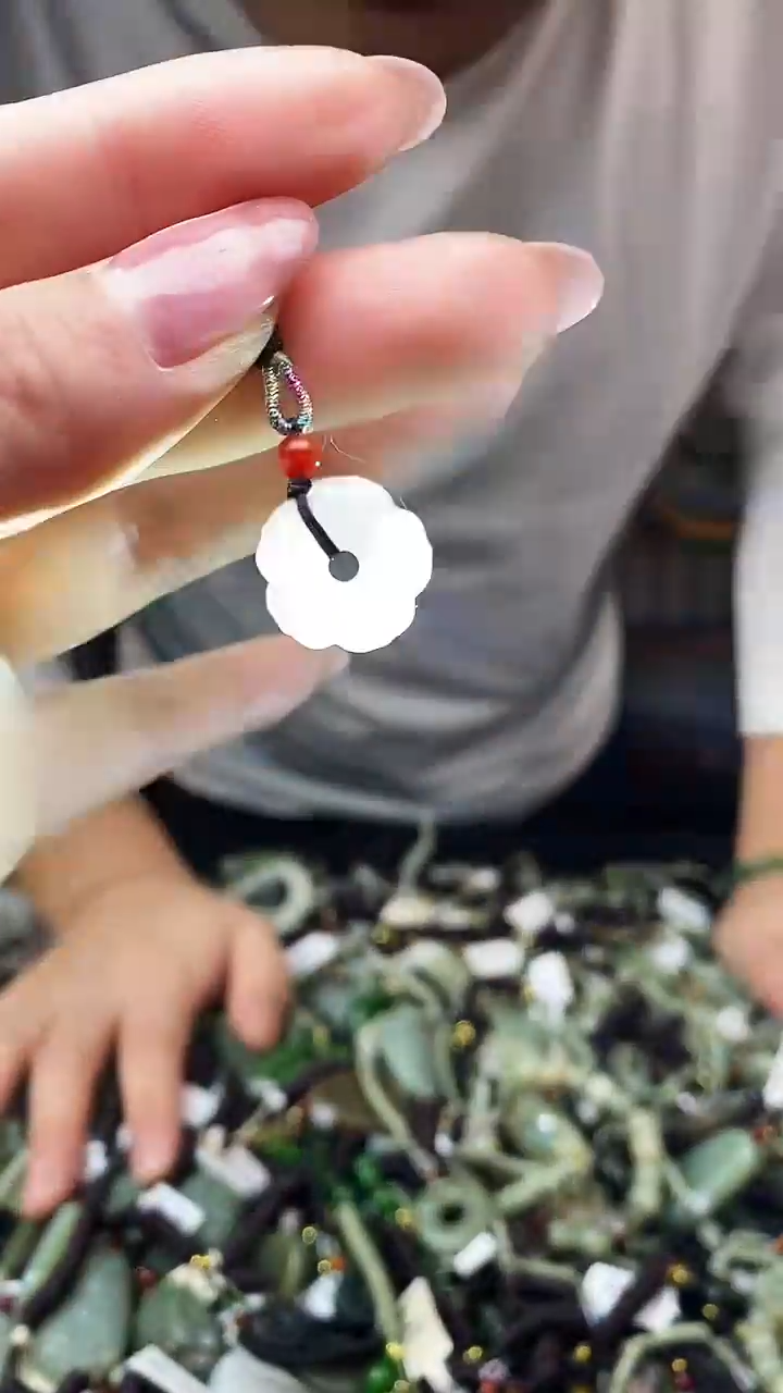 颈饰未镶嵌和田玉多样性发货，拍一发一