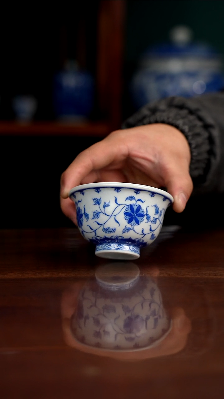 自成堂柴窑青花压手杯