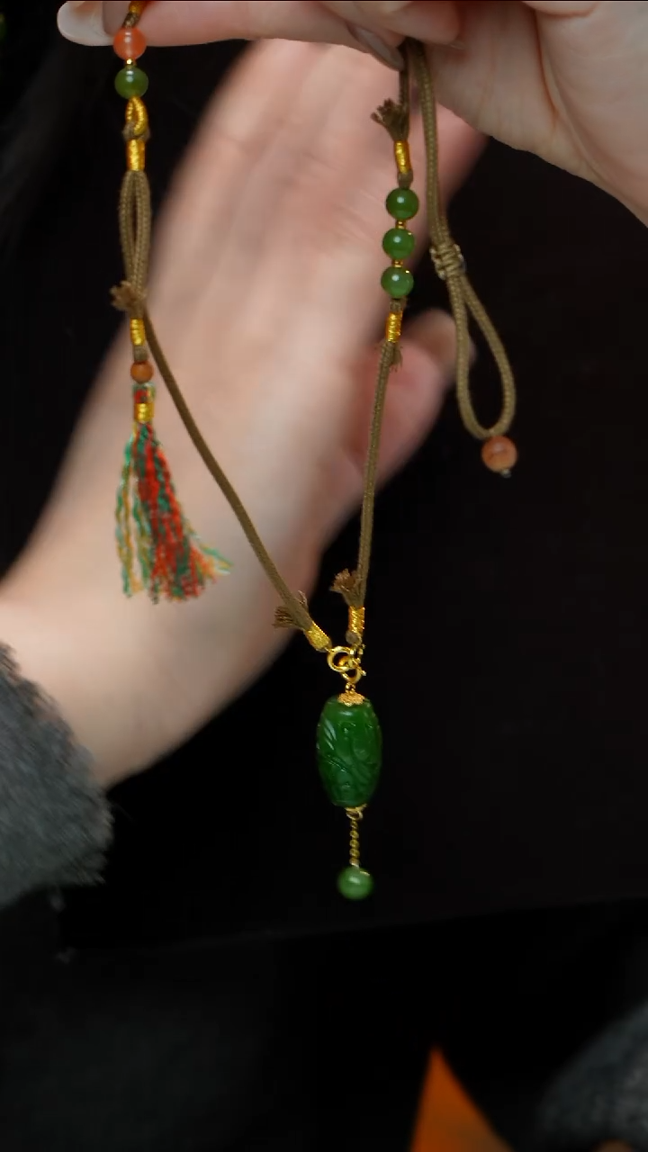 颈饰未镶嵌和田玉（碧玉）碧玉吊坠 多样性发其一