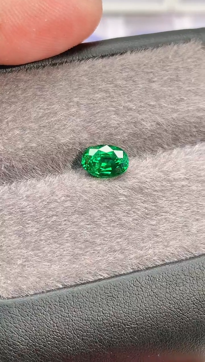 未镶嵌裸石石榴石（沙弗莱）1.84-6500天然沙弗莱