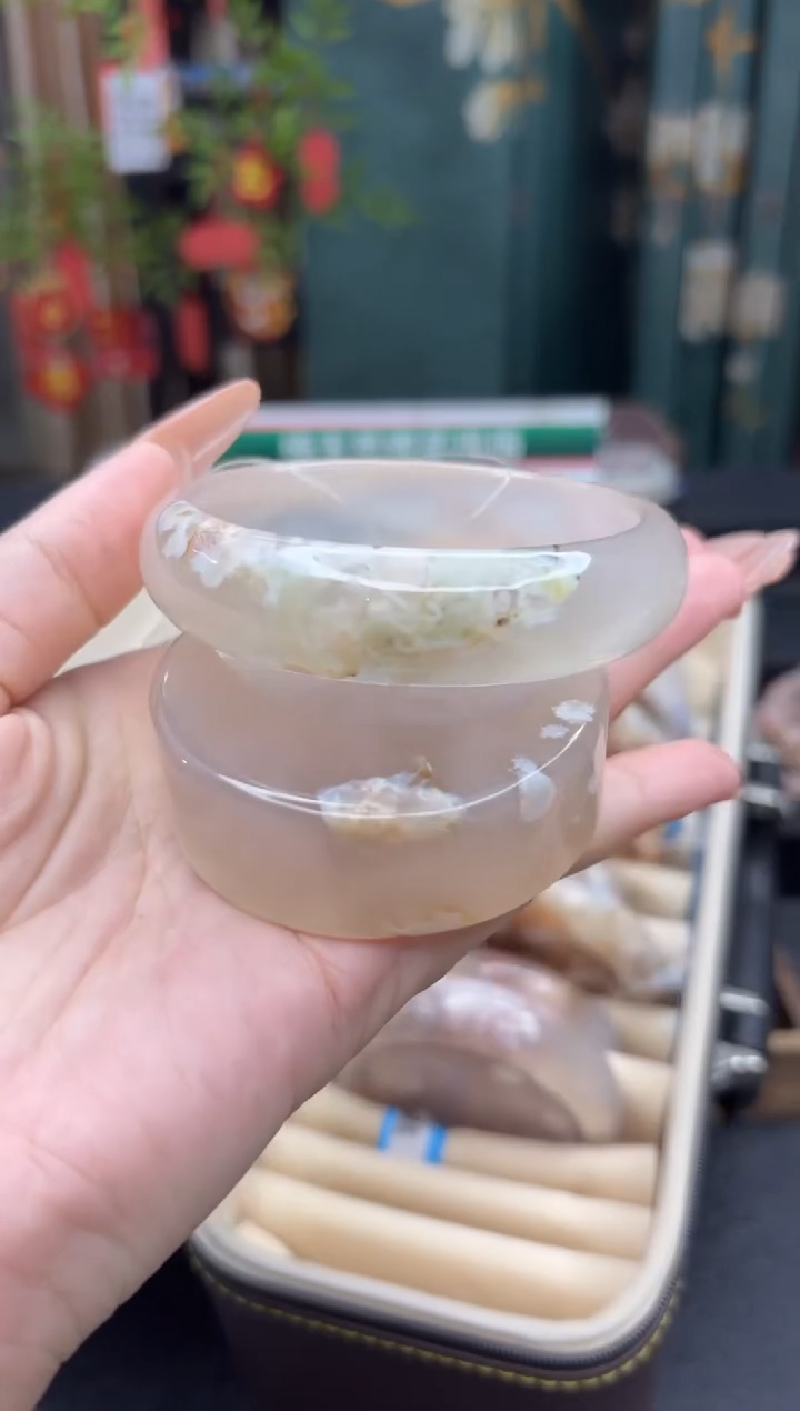 【闪购商品】石英质玉手镯未镶嵌797（61圈赠送镯心）