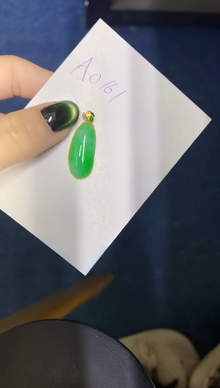 【闪购商品】翡翠颈饰18K金镶嵌0000000000