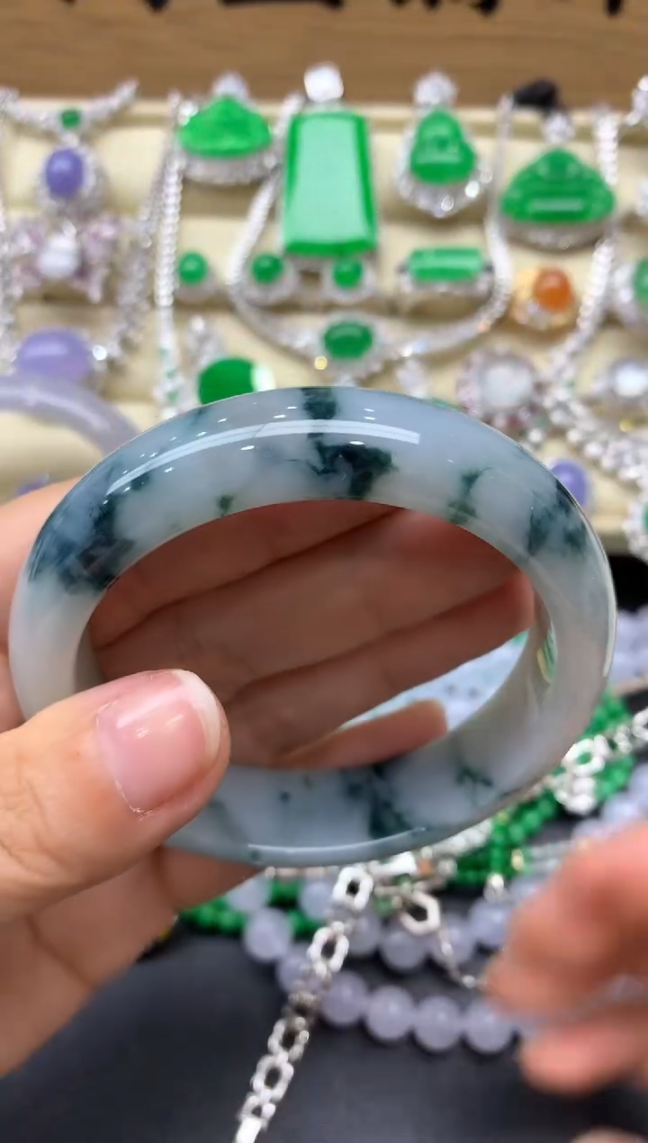 翡翠手镯未镶嵌365-中国好珍宝