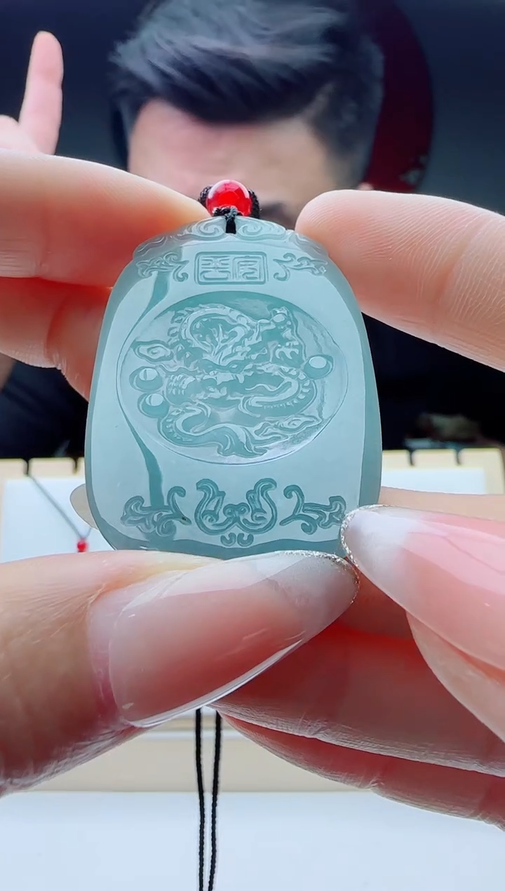 颈饰未镶嵌翡翠多样性发其一