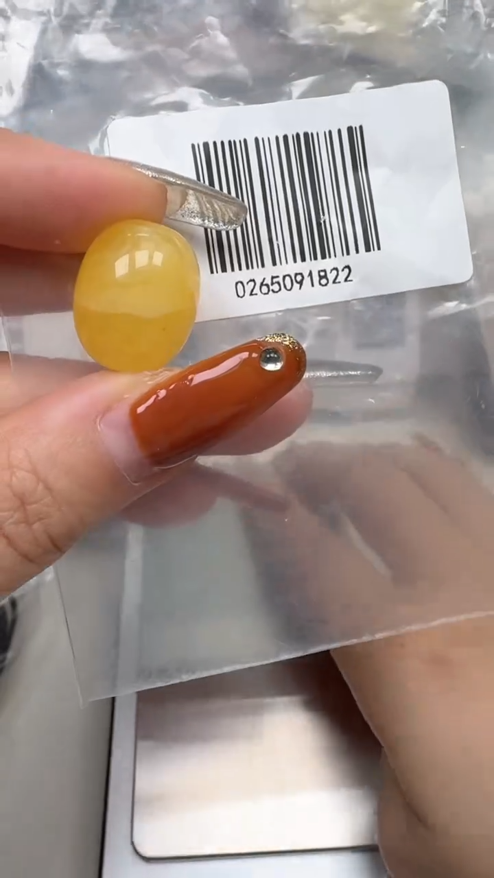裸石琥珀未镶嵌如图