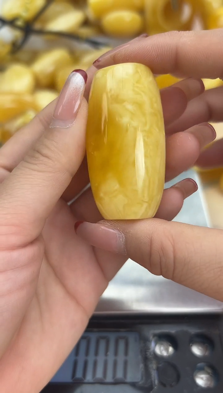 【闪购商品】琥珀裸石未镶嵌蜜蜡吊坠