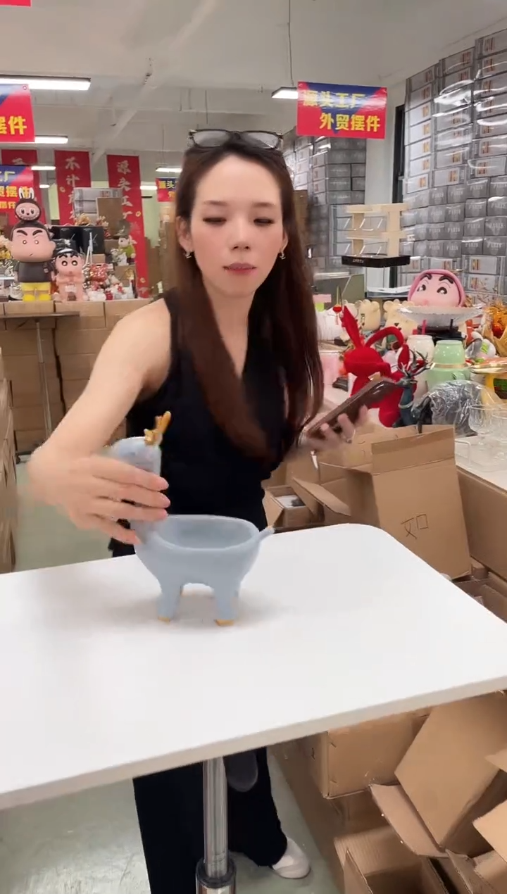 树脂【孤品仅一件】灰站姿鹿收纳