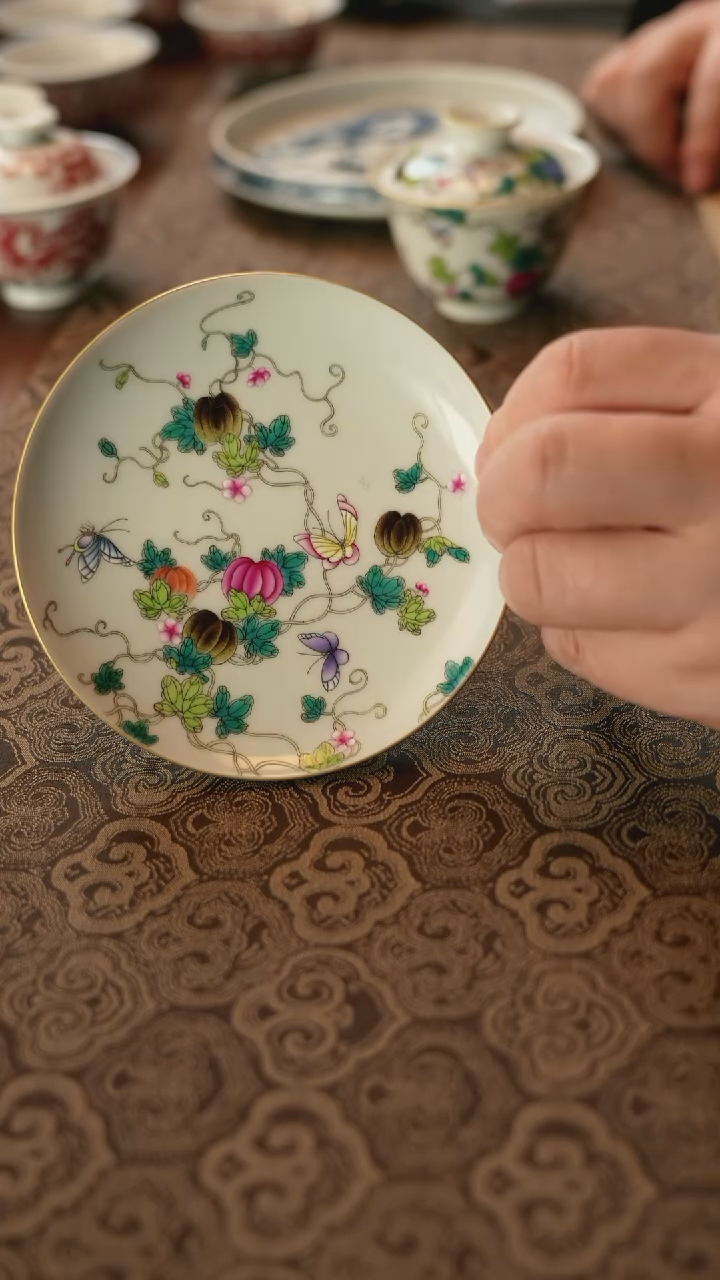 【闪购商品】旸府晴雪粉彩瓜瓞延绵壶承