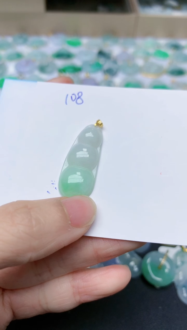 【闪购商品】翡翠颈饰18K金镶嵌天然翡翠A货    