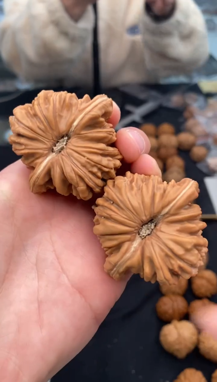 【闪购商品】文玩核桃把件四座楼46-t695