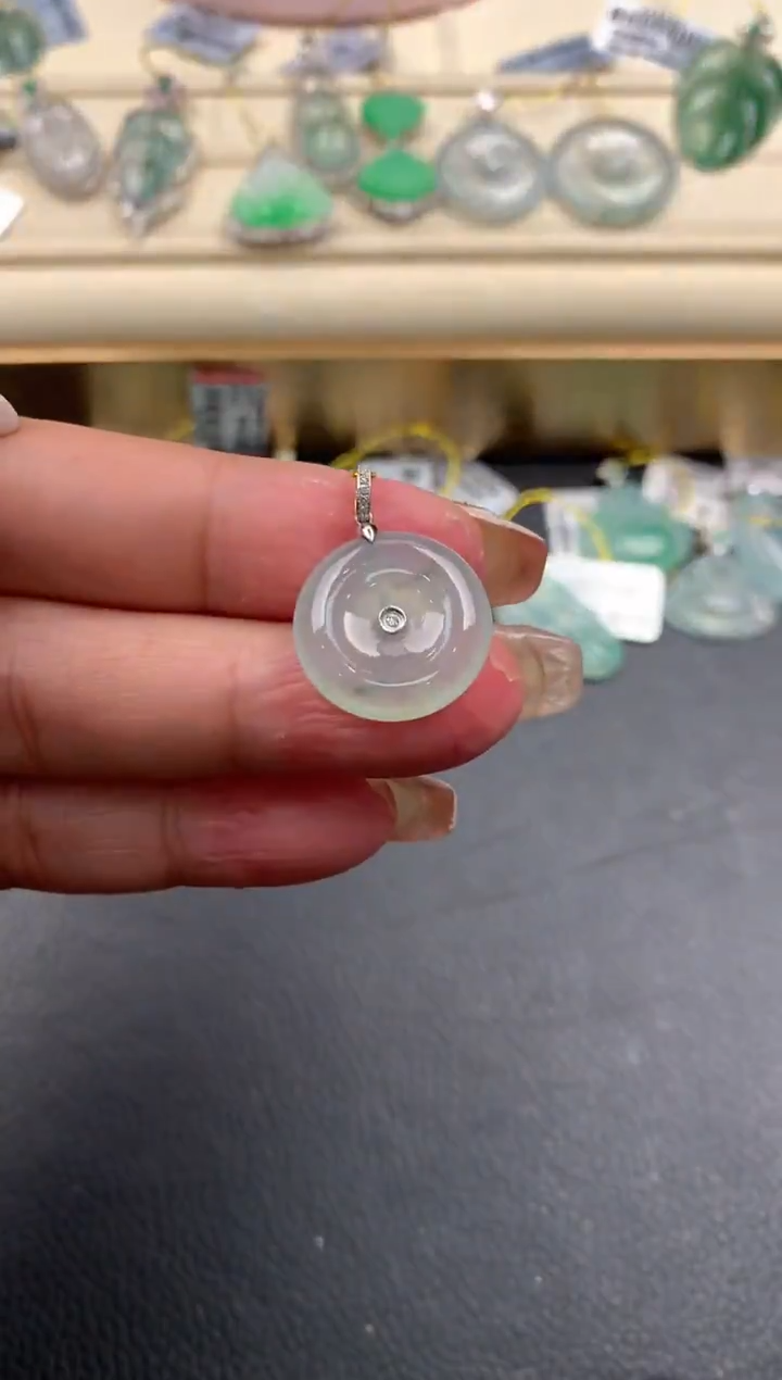 【闪购商品】翡翠颈饰18K金镶嵌D963      