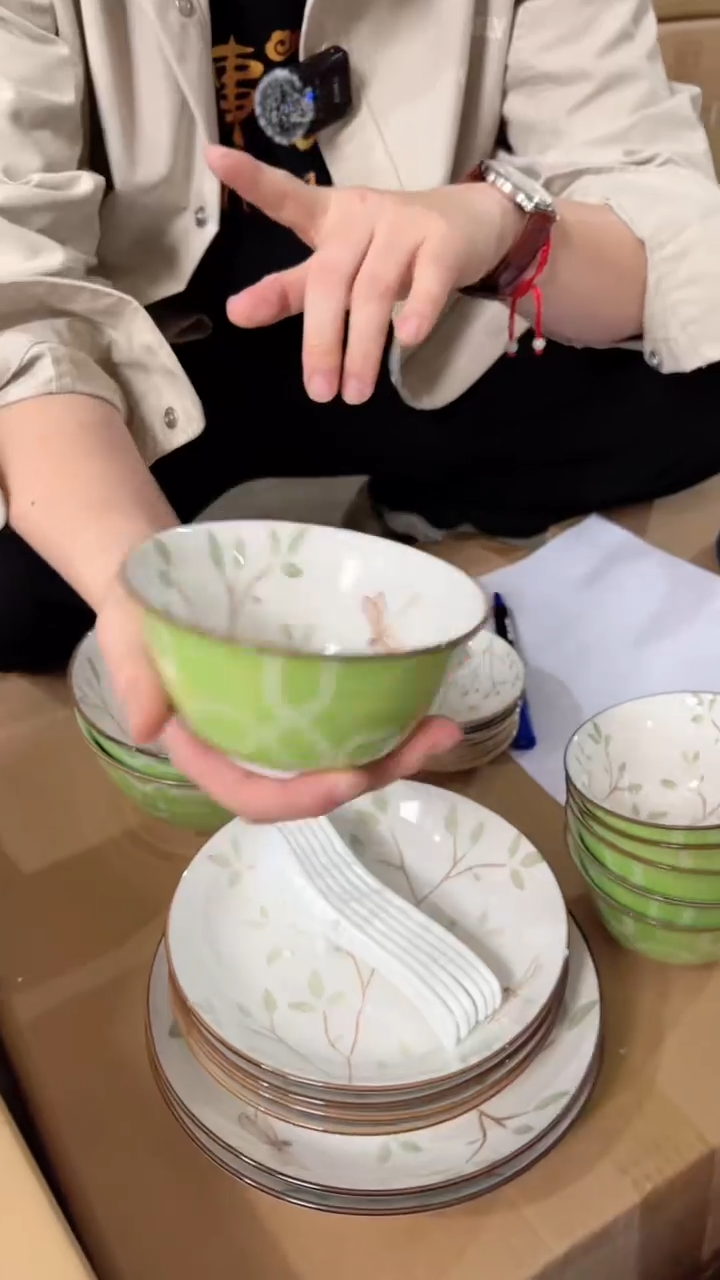 【闪购商品】D佳佰32头套装餐具（樱草）