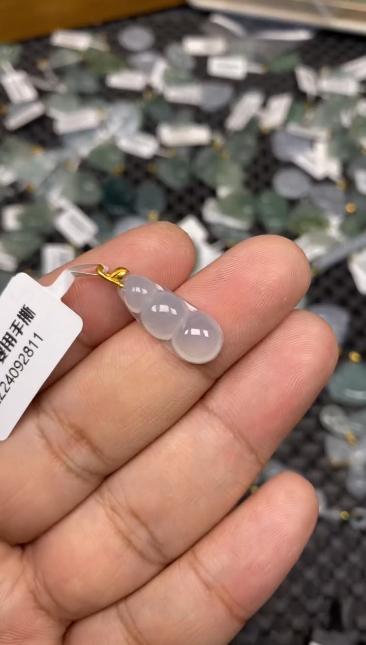 【闪购商品】翡翠吊坠(不含链)18K金镶嵌50930