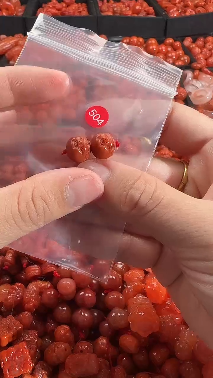 颈饰未镶嵌南红玛瑙1