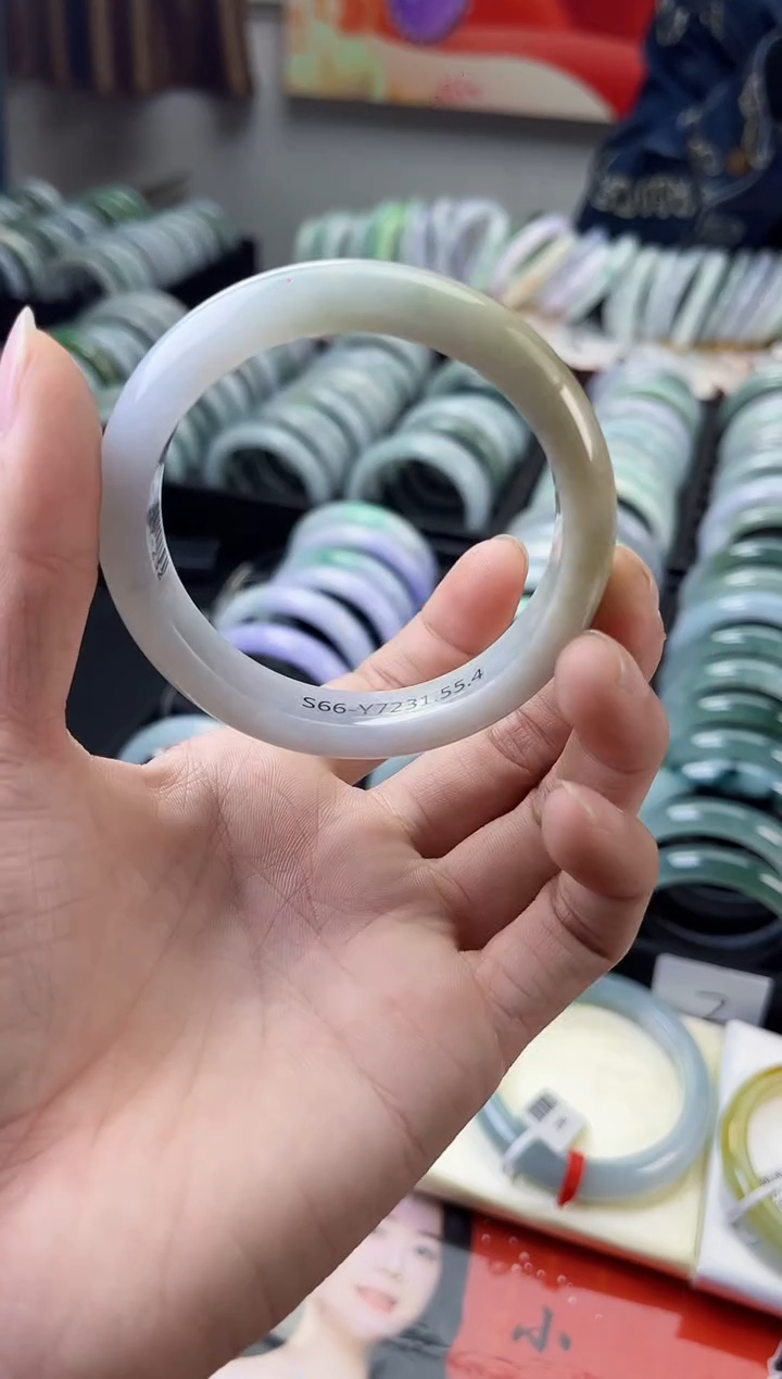 【闪购商品】翡翠手镯未镶嵌翡翠1