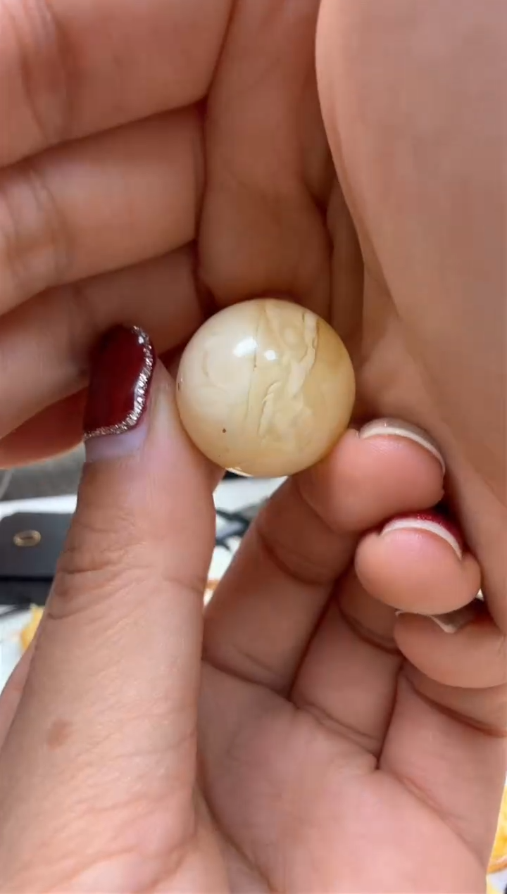 【闪购商品】琥珀裸石未镶嵌珠子