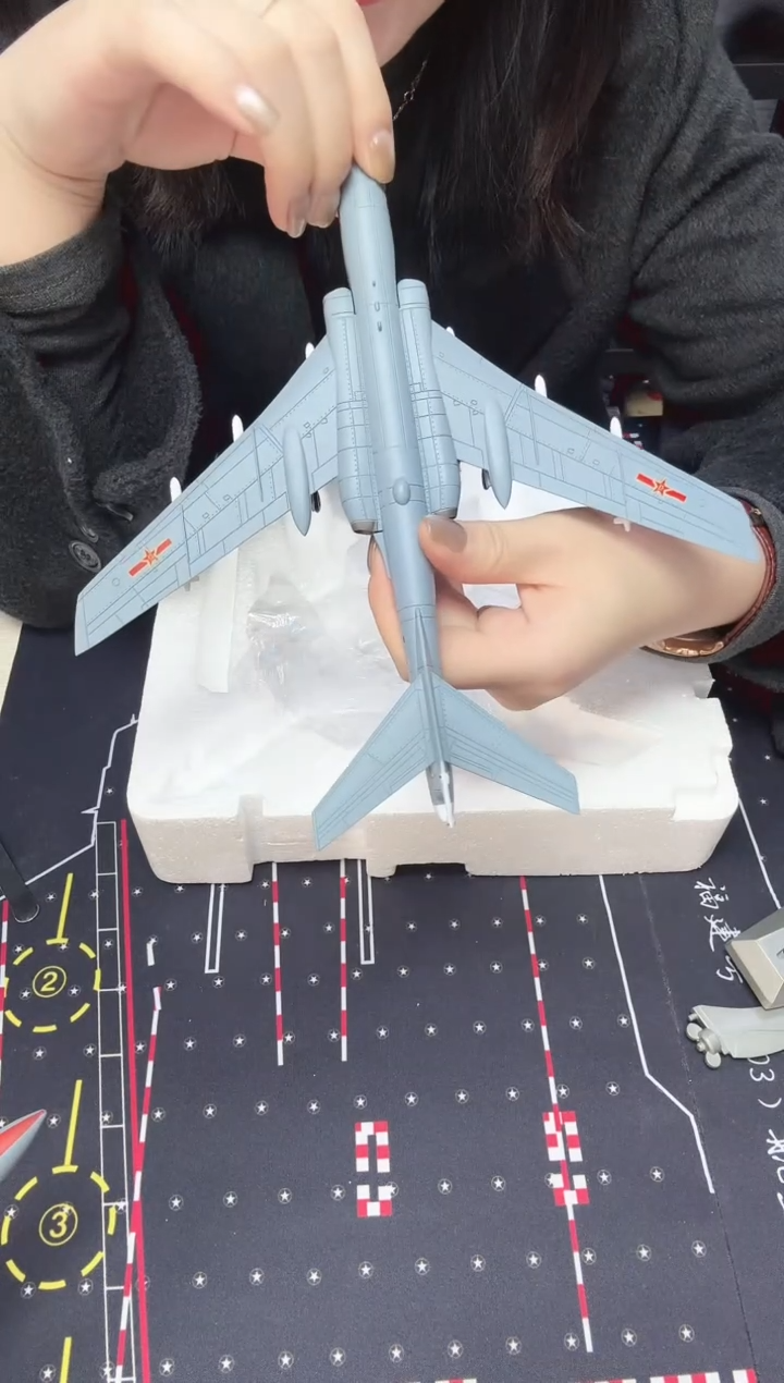 1/144合金飞机模型轰6K 