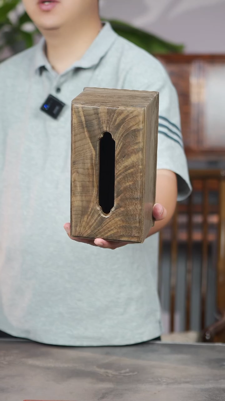 金丝楠061号阴沉满花榫卯原木纸巾盒