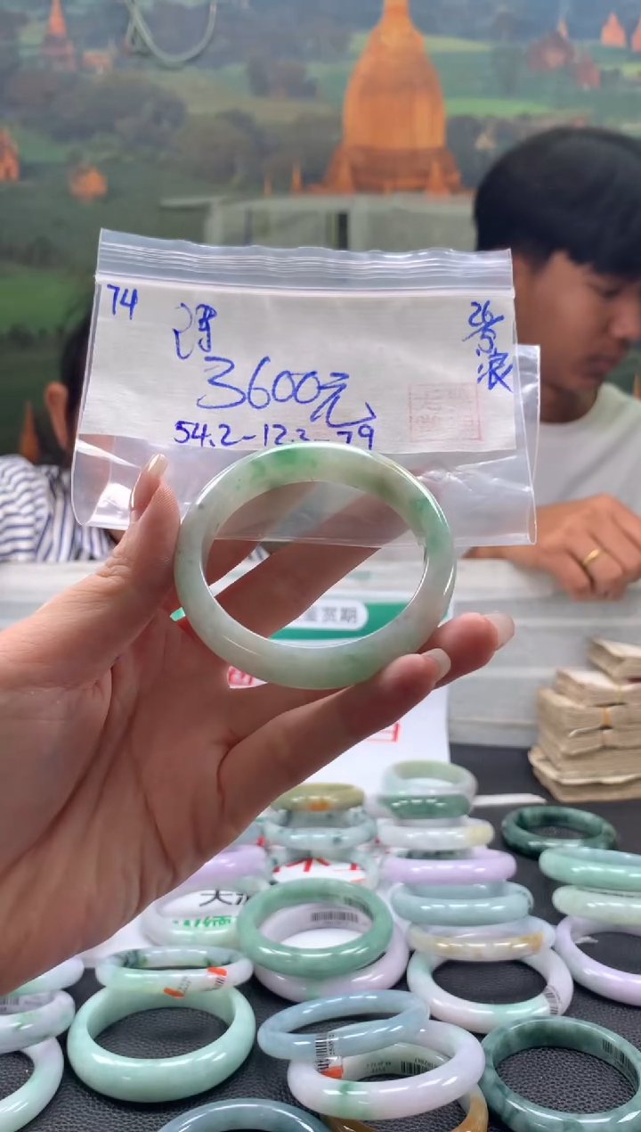 翡翠手镯未镶嵌翡翠手镯 下单联系小耳机#74