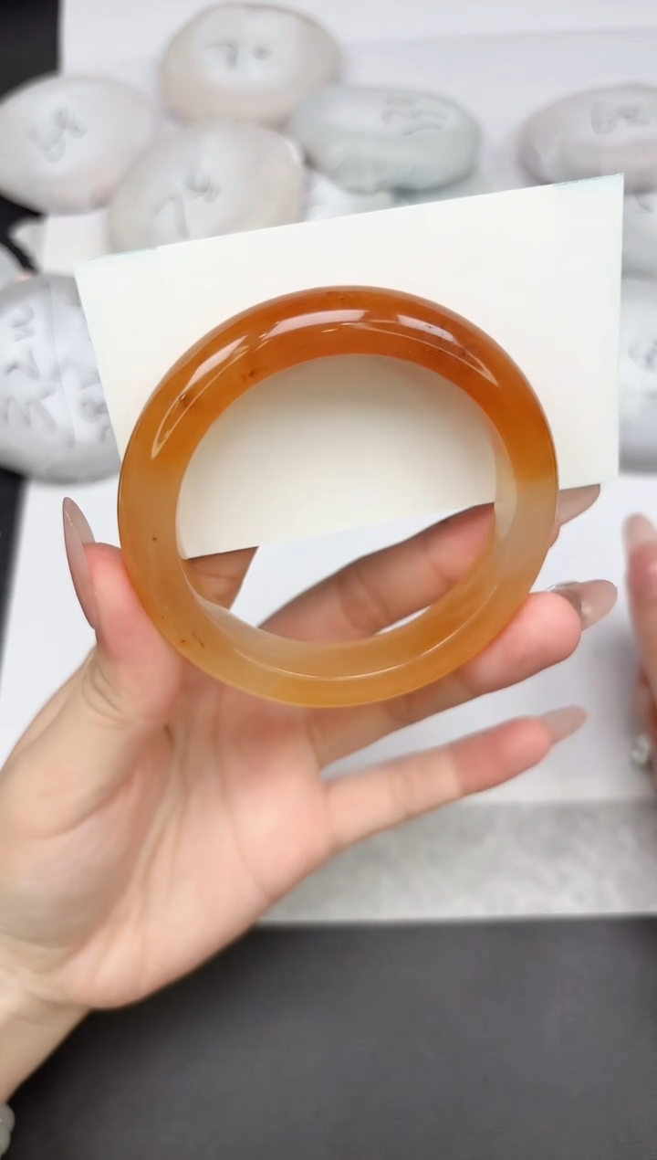 【闪购商品】石英质玉手镯未镶嵌220-57.8