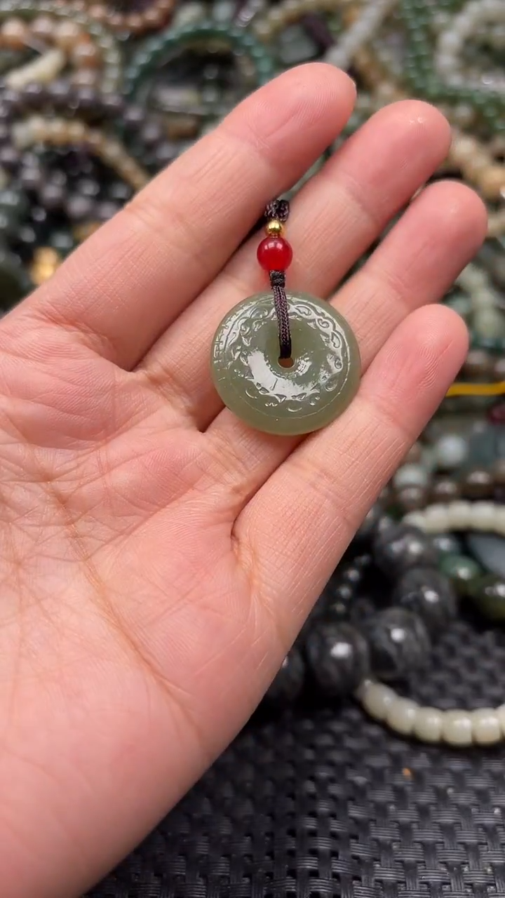 颈饰未镶嵌和田玉1