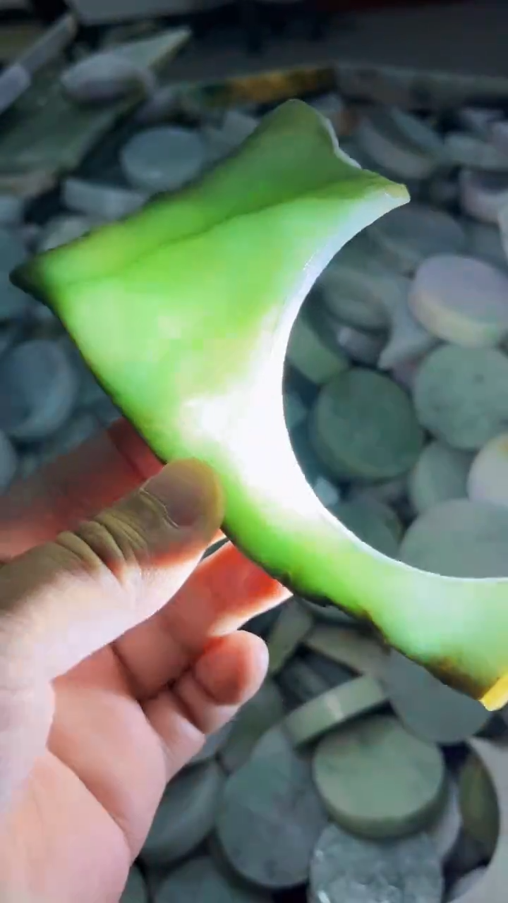 【闪购商品】翡翠挂件未镶嵌A货康壹136